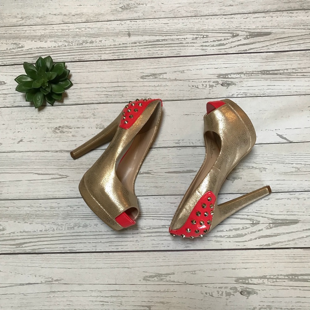 G by Guess Gold Metallic Coral Spike Peep toe 6